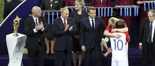 Larsson: Fotboll är gladeligen politik för Putin