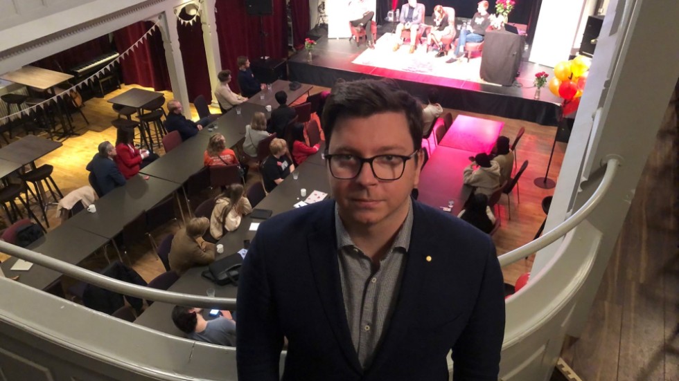 Fredrik Öberg, 31, byggnadsarbetare från Luleå, blir ny pressekreterare hos Socialdemokraterna i Europaparlamentet.