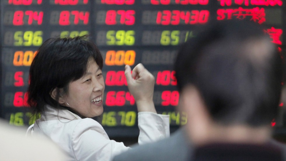 Investerare var för det mesta optimistiska i måndagens inledande handel på börserna i Asien.