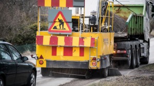 Nu rensas gatorna från grus – men nytt kan krävas redan i helgen