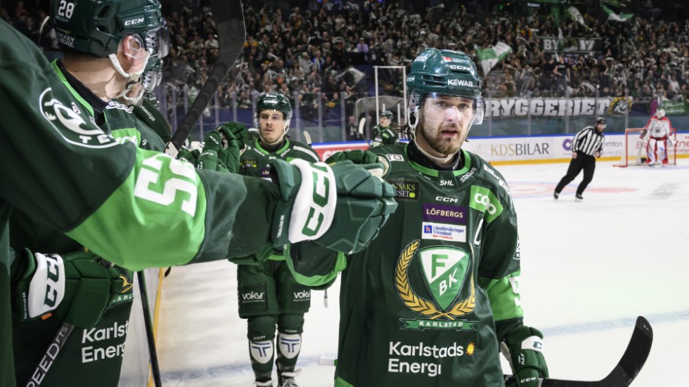 Färjestads Linus Johansson under tisdagens tredje kvartsfinal i herrarnas SM-slutspel i ishockey mellan Färjestad och Frölunda.