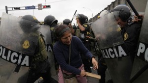 Latinamerika oroas över Peru