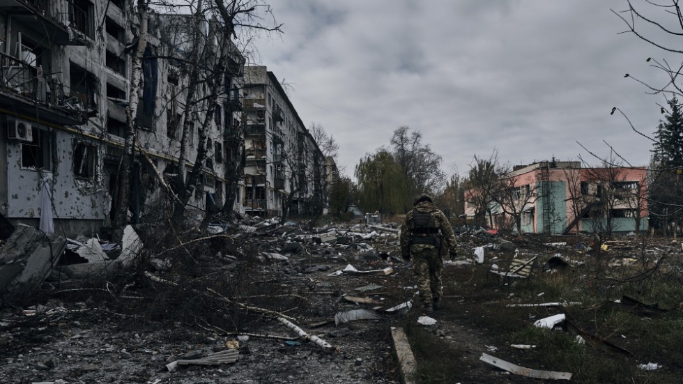 Svensken befann sig i Ukraina som volontärarbetare. Olyckan inträffade i samband med en evakuering av en skadad person vid fronten i Bachmut i östra Ukraina. Arkivbild från Bachmut.