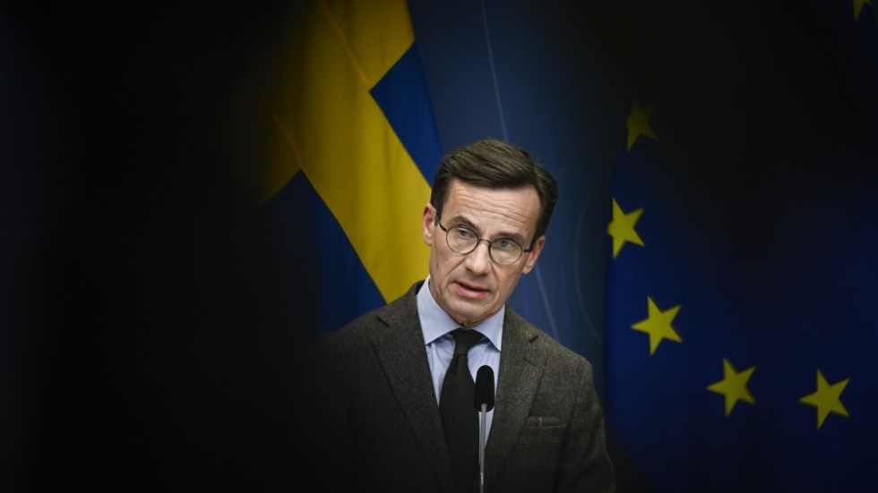"En mycket bred majoritet har bestämt att Sverige och Finland ska gå med i Nato. Det måste ske fort som möjligt", säger Kristersson.