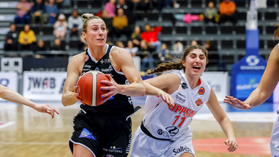 Mehryn Kraker och Luleå Basket visar upp sig i Luleå energi arena.