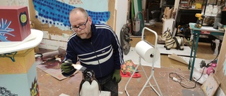 58-åriga konstrektorn från Eskilstuna tar tjänstledigt – drar till Paris för att få inspiration: "Jättepeppad"