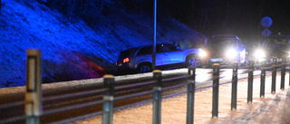 Trafikkaos i Östergötland efter snöfall • E22 var avstängd