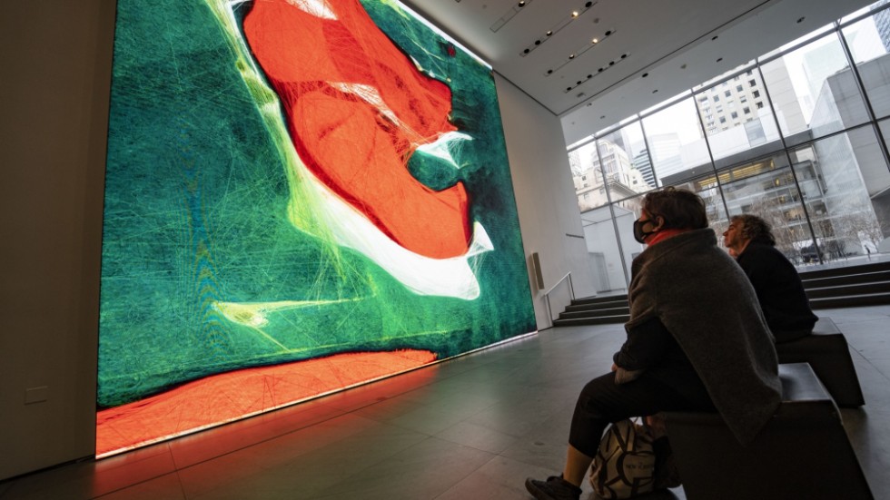 AI-genererad konst av konstnären Refik Anadol visas på Museum of Modern Art i New York. Arkivbild.