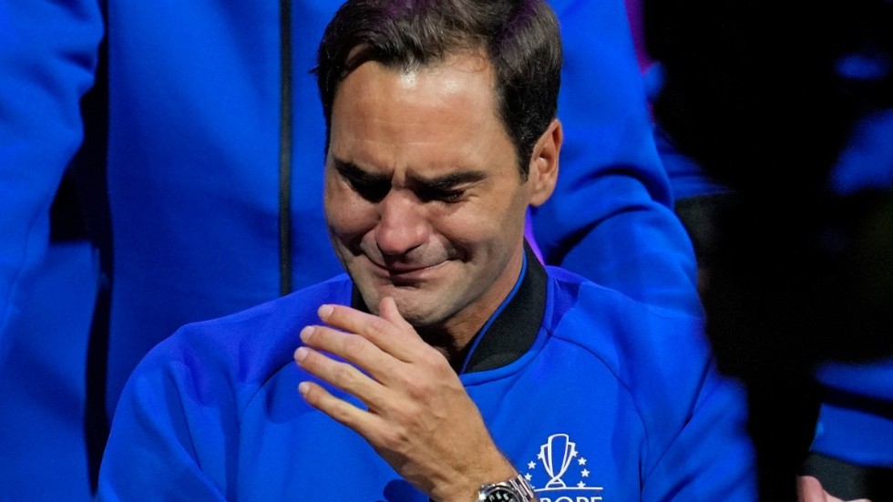 Roger Federer var känslosam efter att ha avslutat tenniskarriären.