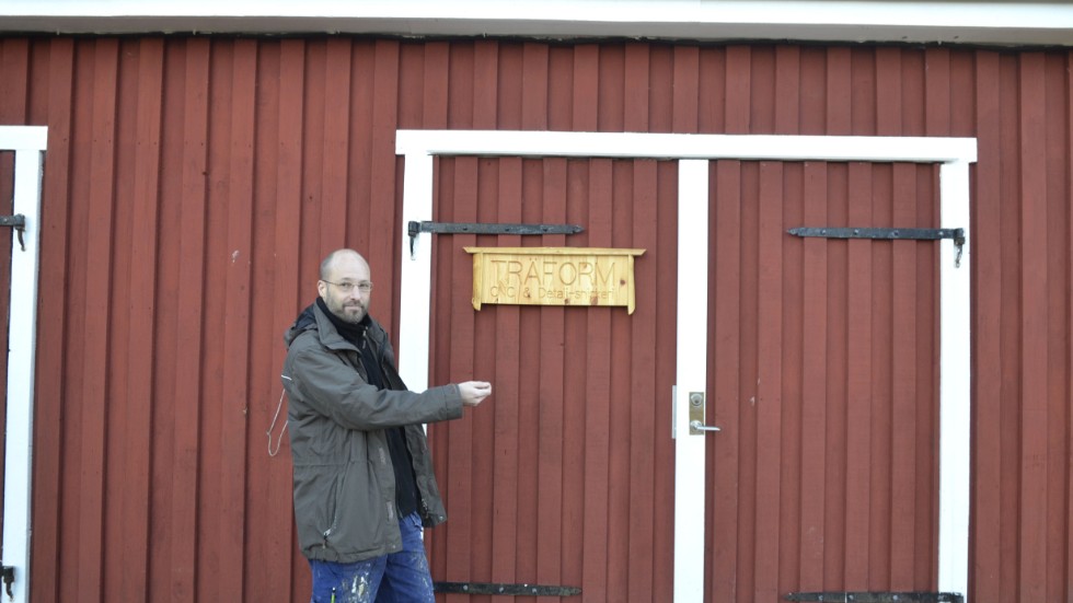Patrik Sundberg har tillverkat en egen skylt till sin snickeriverkstad. 