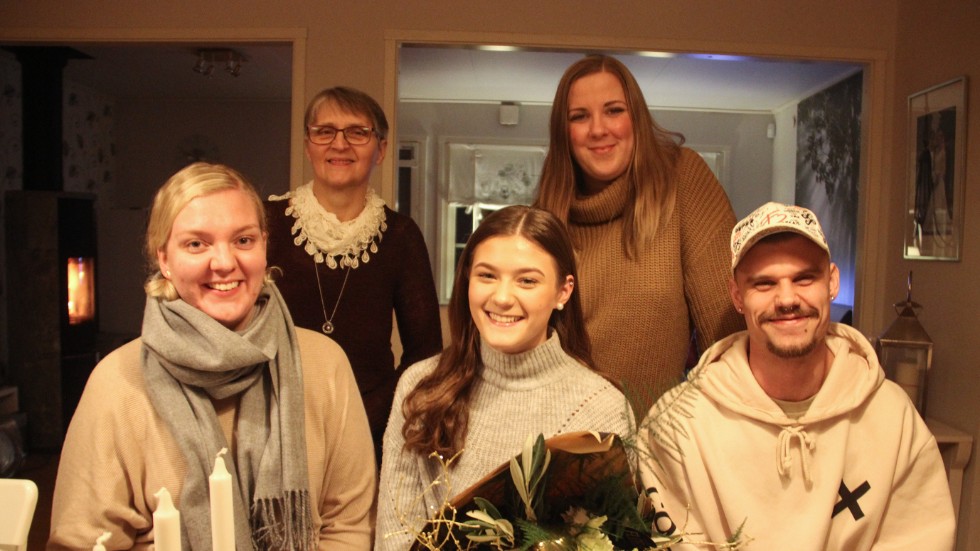 Caroline Söderstedt, Britt-Marie Lidmo, Viktoria Strandberg och Ludwig Keijser med 2019 års lucia, Amanda Ilic i mitten ser fram emot hektiska veckor.