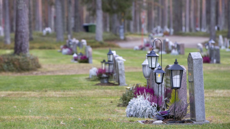 "Gravplatsen är en viloplats för de döda, men också en viktig plats för de levande", säger kyrkoherden Mats Björk.