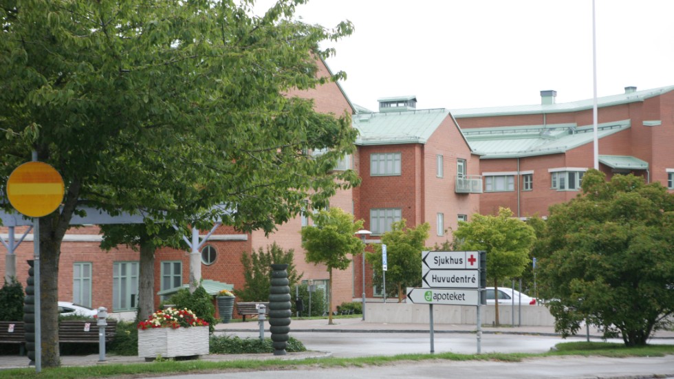 Parkeringsplatserna räcker inte till vid Visby lasarett