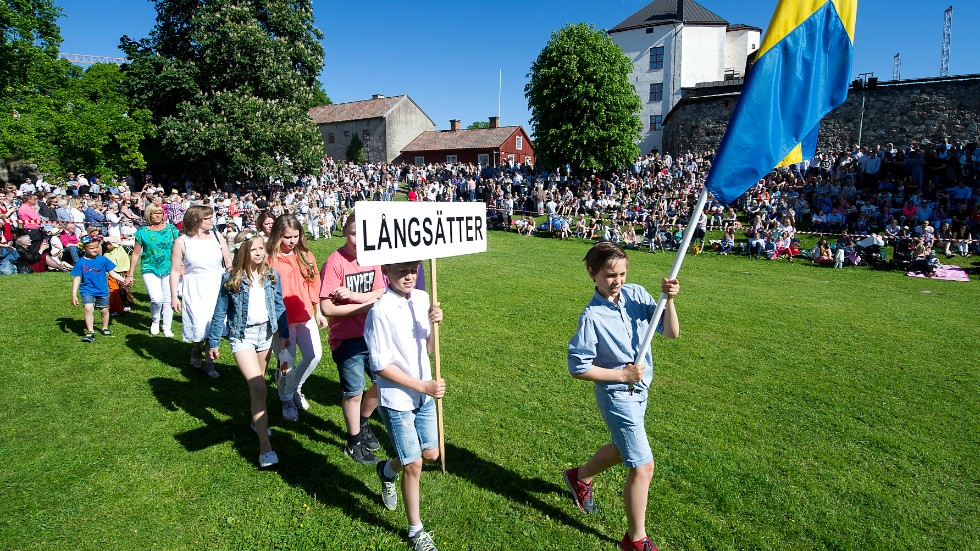 Avslutningståget har stannat. Pandemin bröt traditionen och därefter har kommunen aktivt valt att inte ha skolavslutning på Vallarna. Utan stora protester är det därmed slut på en lång tradition.