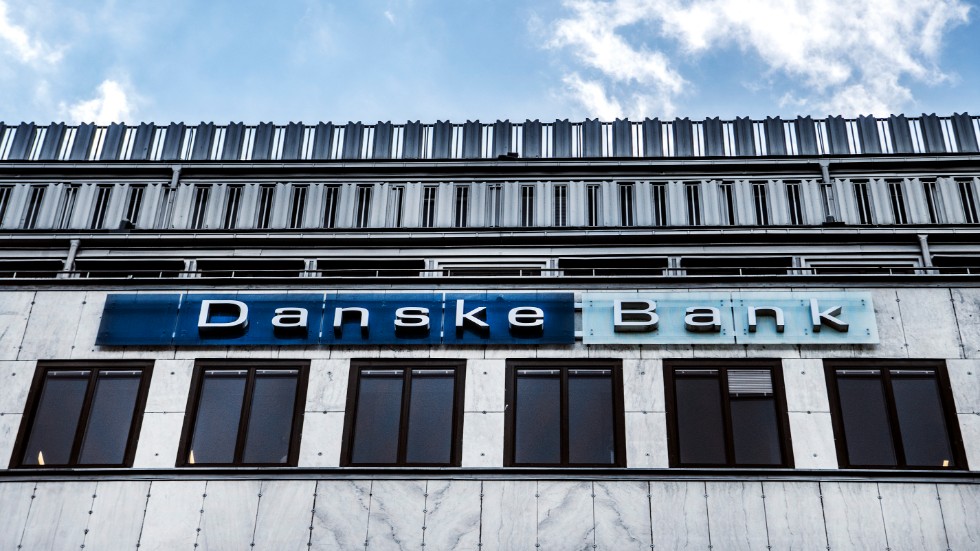 Danske Bank skjuter upp utdelningen.