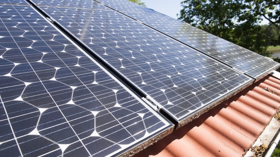 "Solenergi är på stark frammarsch, ren och med stor potential att bygga i stor skala", skriver debattören.