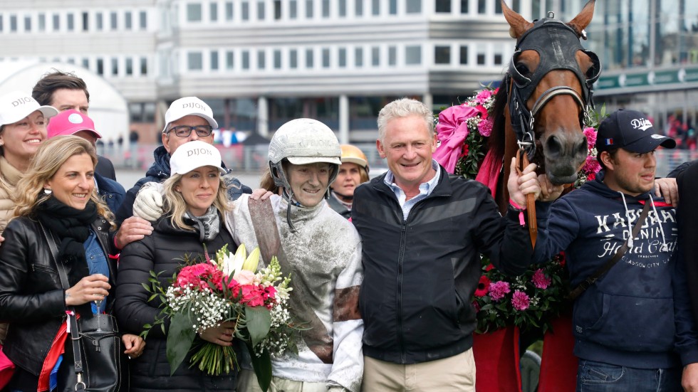 Den franska hästen Dijon, körd av kusken Romain Derieux, vann Elitloppet förra året. Men det är oklart om ekipaget kan och får delta i årets lopp. Arkivbild.