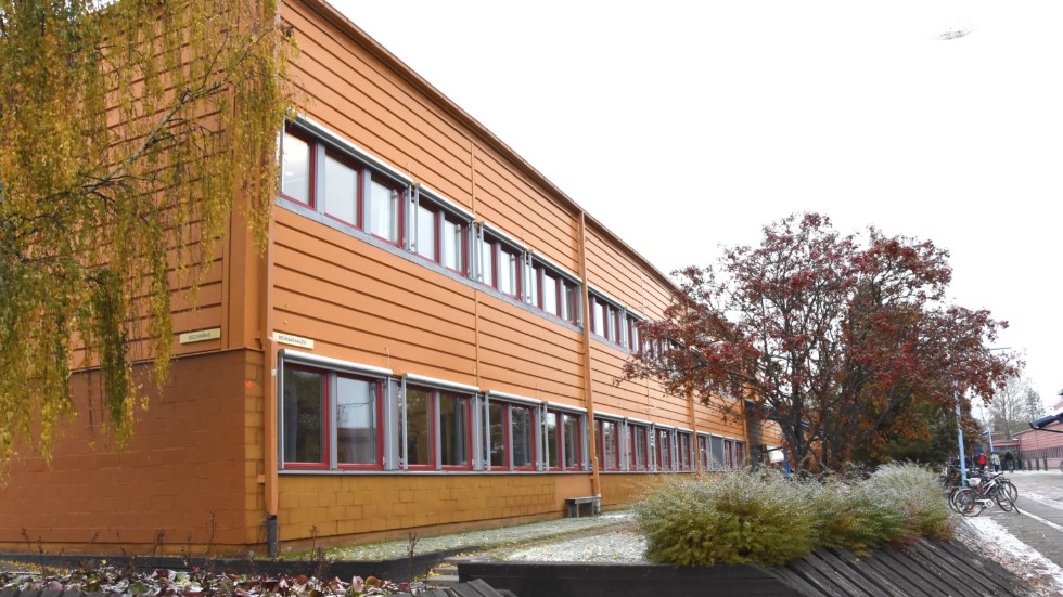 F-huset på Luleå tekniska universitet är ansatt av fuktskador och mögel. 