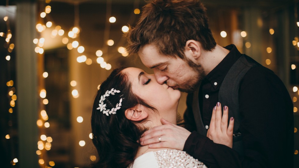 Jasmin och Lukas gifte sig i februari 2018 efter att deras vänner samlat in pengar till bröllopet.