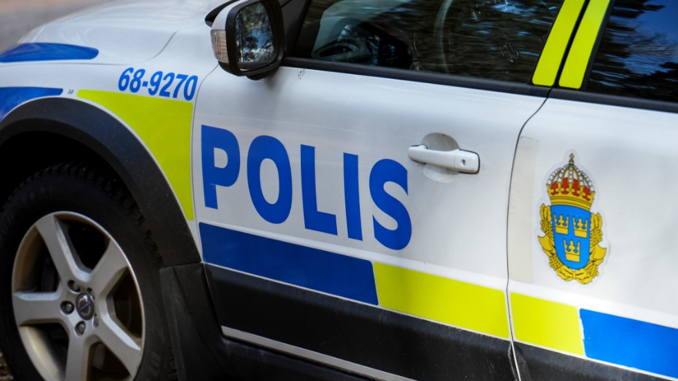 En bil i Storebro blev uppbruten natten mot tisdag.