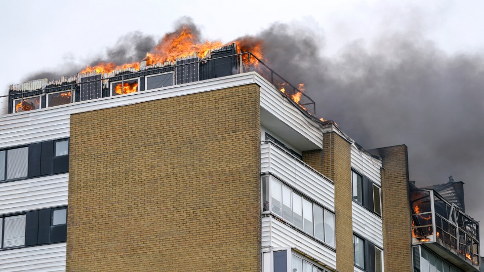 I söndags brann det i ett flerfamiljshus i Landskrona och byggnaden evakuerades. Nu kan det dröja länge innan de boende kan återvända.