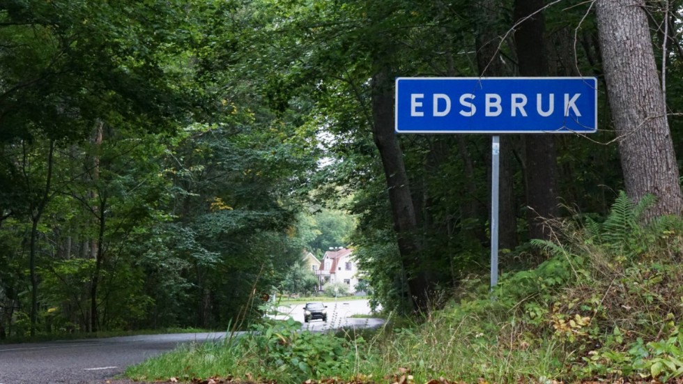 Äldreboendet i Edsbruk får hålla stängt för besök efter att en anställd konstaterats ha smittats av coronaviruset.
