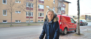 Gunborg, 87, rasar efter chockhöjningen på sjukresor: "Det är katastrof"