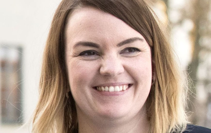 Emilia Töyrä (S) är riksdagsledamot från Kiruna. Hon är bland annat ledamot i riksdagens socialförsäkringsutskott.