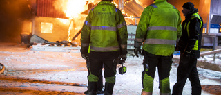 Se: Måleriet på Stenvalls trä i Luleå brinner