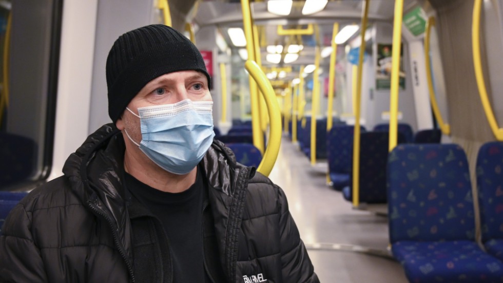 Resenärer har eget ansvar att införskaffa munskydd att använda i kollektivtrafiken.