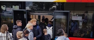 Trängsel på bussar – väktare kan sättas in