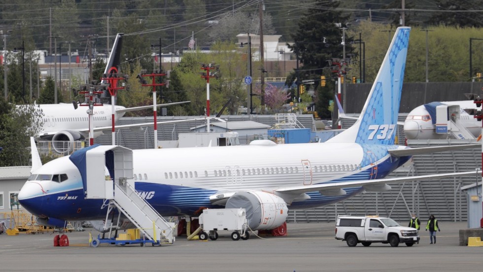 Ett 737 Max-plan står parkerat på flygplanstillverkaren Boeings anläggning i Renton, i delstaten Washington, USA. Arkivbild.