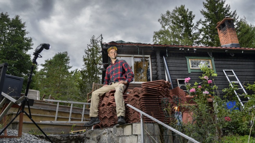 Daniel Ek har köpt en sommarstuga och är nybörjare på renovering. ”Det är skönt att göra klart en uppgift och veta att man kommer att klara även nästa. Det ger en känsla av att bemästra något”, säger han.