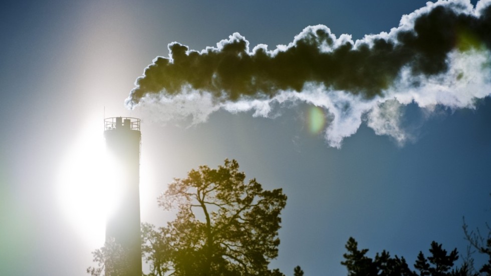 Utsläppen måste minska dubbelt så snabbt som man tidigare trott, menar bland andra Kevin Anderson i en färsk artikel från Uppsala Universitet.