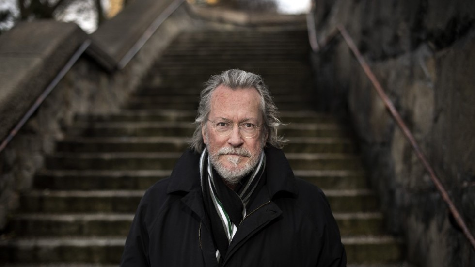 Niklas Rådström (född 1953) är författare, poet, dramatiker och essäist. Senast gav han ut diktsamlingen "Då, när jag var poet" (2020) – en slags syskonbok till nya boken "Som har inget redan hänt."