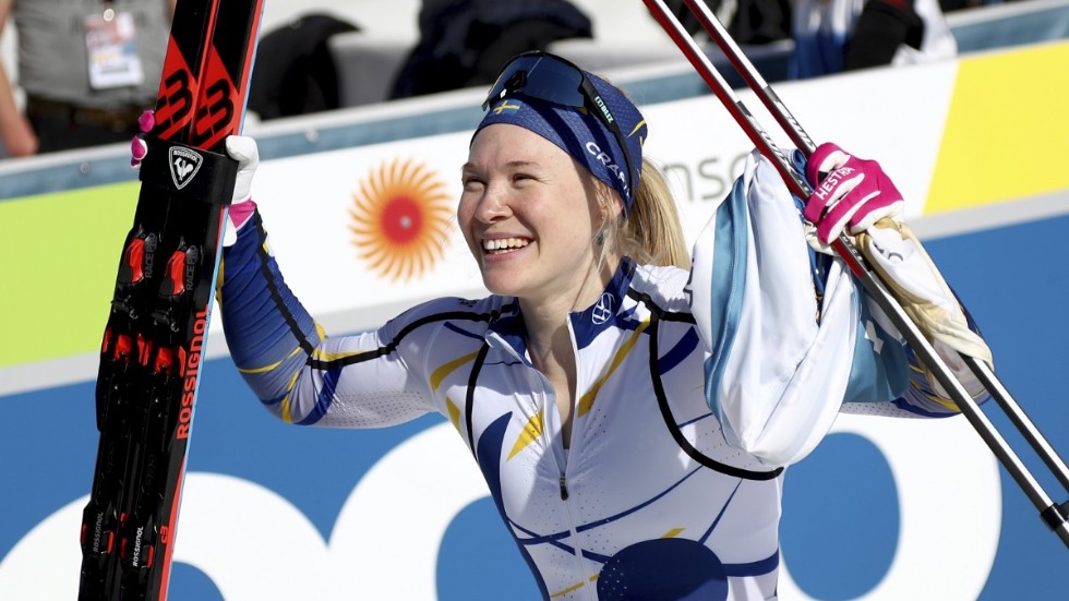 Jonna Sundling firar VM-guldet den 25 februari.
