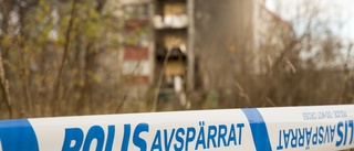 Nyfikna ignorerade avpärrningen efter branden i Katrineholm: "Farligt och olagligt"