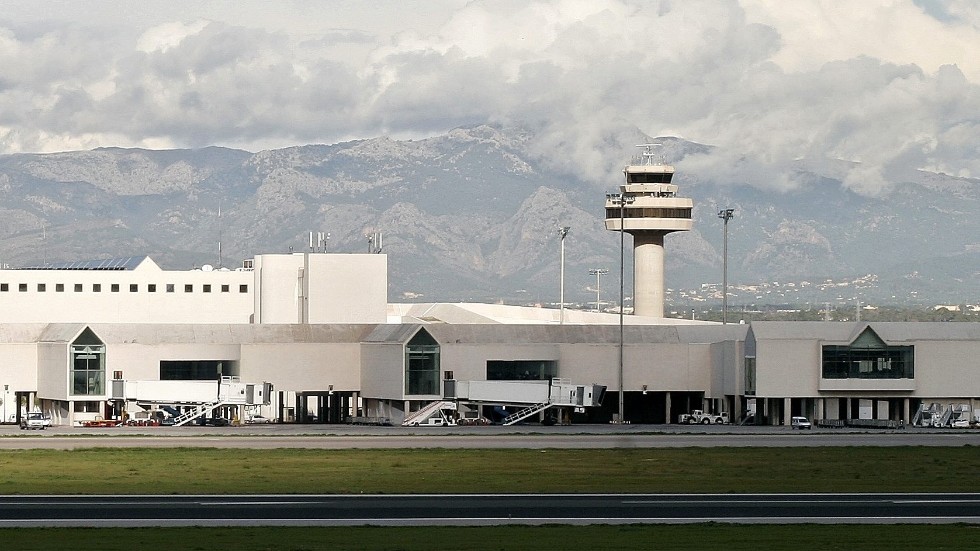 Flygplatsen i Palma de Mallorca fick stänga i flera timmar, sedan personer smitit från ett plan som nödlandat till följd av en påstådd medicinsk incident. Arkivbild.