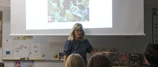 Skräckblandad förtjusning när Mariefredsförfattaren Ingela Korsell besökte Vårfruberga friskola