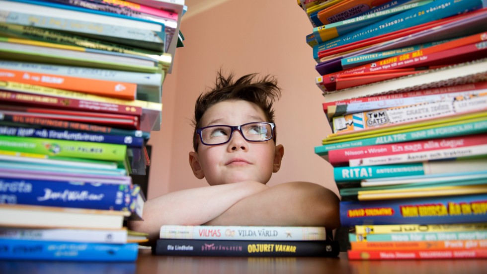 "Vimmerby är en Litteraturnod, kanske är det dags att titta på alla skolbarns tillgång till bra, nya, klassiska och hela böcker i hela Vimmerby kommun", skriver tre skolbibliotekarier. 