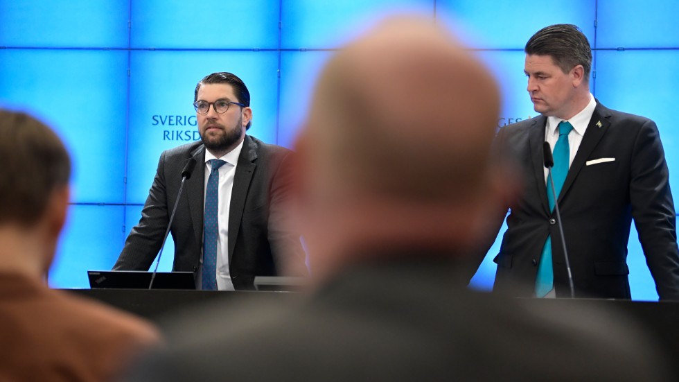 Sverigedemokraternas partiledare Jimmie Åkesson och ekonomisk-politiske talespersonen Oscar Sjöstedt presenterar partiets vårbudgetmotion.