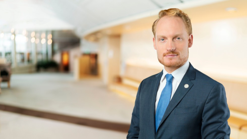 Aron Emilsson är riksdagsledamot och gruppledare för SD i kyrkomötet. (Kyrkopolitikens riksdag) 