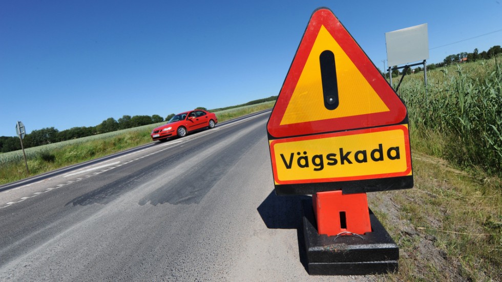 Att ignorera behovet av underhåll och underlåta upprustning av våra vägar kommer att få förödande konsekvenser för hela Sverige, skriver Marcus Dahlsten, vd Transportföretagen.