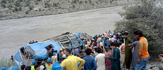 Kina rasar över dödlig bussattack i Pakistan