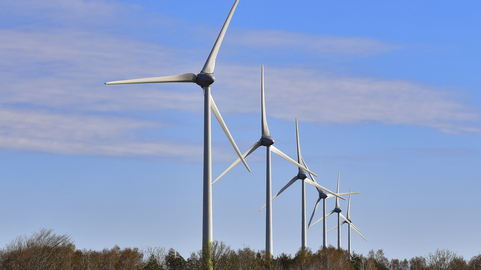 Den ökade elproduktionen är nödvändig både för att klara industrins omfattande klimatsatsningar och för att stärka elförsörjningen, skriver bland andra Anders Wijkman, ordförande för Nätverket vindkraftens klimatnytta.