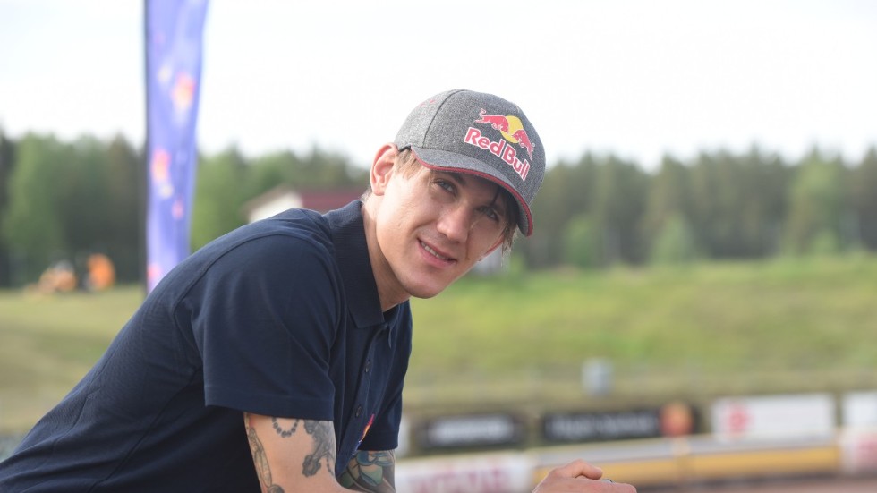 Dackestjärnan Maciej Janowski fick bästa tänkbara start i årets GP. Han vann i fredags och kom tvåa under söndagen. 