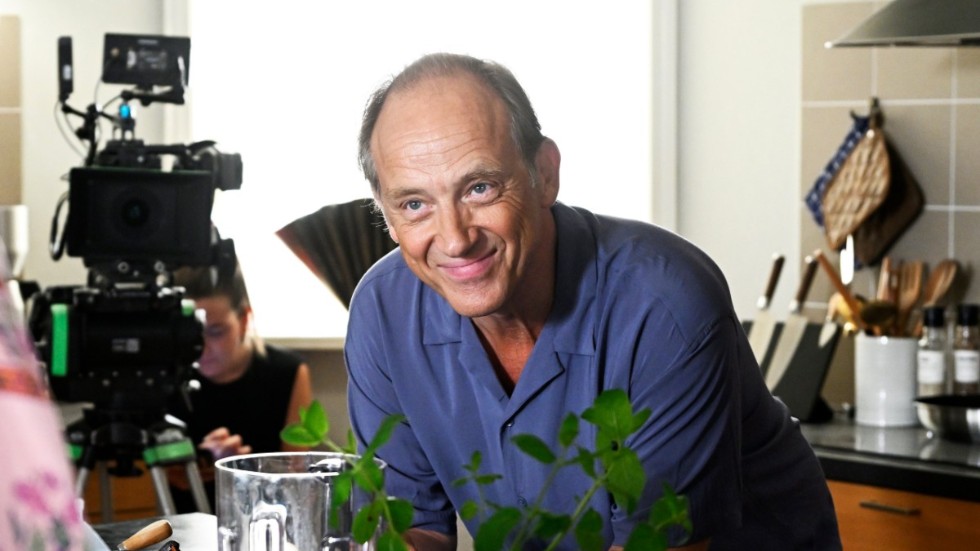 Samuel Fröler spelar en av huvudrollerna i Camilla Läckbergs tv-serie "Strandhotellet". Pressbild.