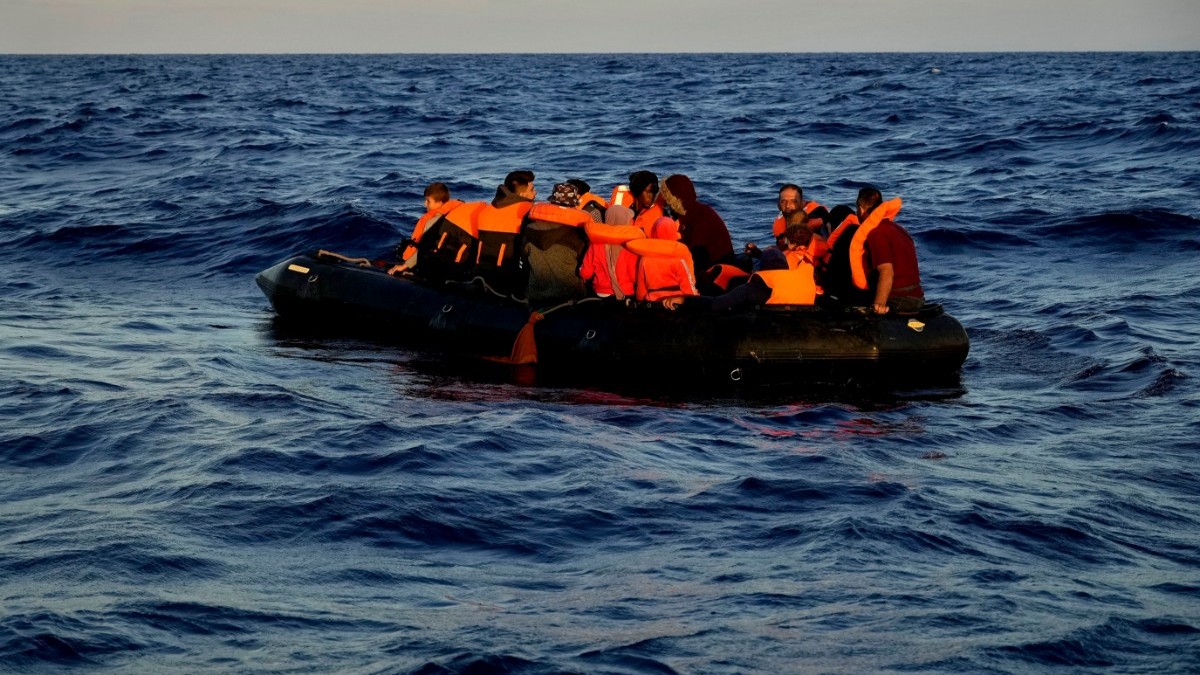 Migrantbåt sjönk utanför Syrien– över 30 döda