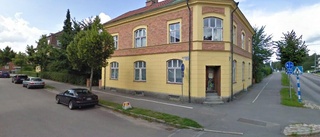 356 kvadratmeter stor 20-talsvilla såld i Katrineholm - pris: 2 195 000 kronor