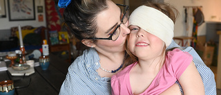 Moa lever med obotlig tumör – har valt extramamma till sin dotter